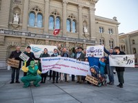 Espace naturel plutôt qu'industrie énergétique : manifestation avec cornes et chaussures de marche pour des régions de montagne intactes