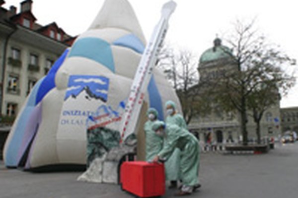 Schweiz: Die Verlagerung der Transitgüter auf die Schiene erfolgt schleppend