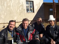 Zentralasiatische Bergdorfallianz: Brücken über Berge hinweg