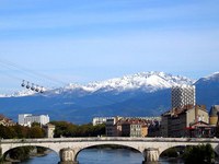 Grenoble ersetzt Werbetafeln durch Bäume