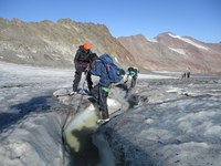 Youths explored melting glaciers in Tyrol