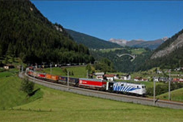 Boosting cross-alpine rail freight traffic