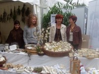 Implementing knowledge, supporting communities, building networks