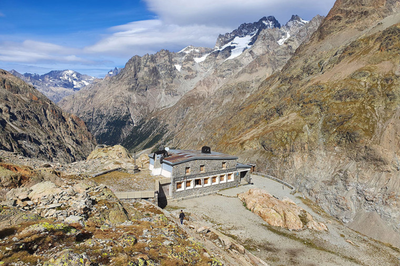 Alpine huts: the first victims of the climate crisis?