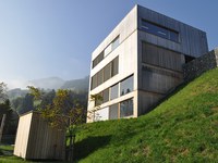 Sustainable building and renovation in practice