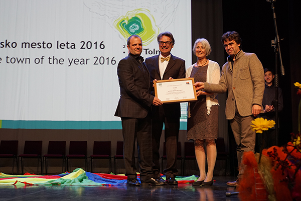 Urban regions show the way forward