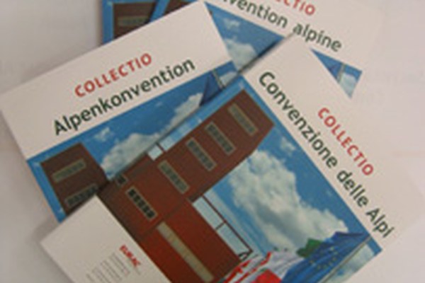 COLLECTIO - La Convenzione delle Alpi raccolta in un unico volume