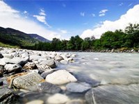 Camicia di forza ai fiumi alpini