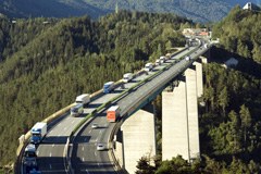 Le Alpi travolte dal traffico