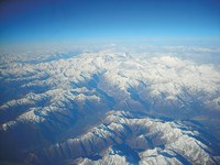 Un grande palco con tanti attori