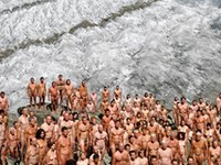 En tenue d'Adam contre le changement climatique