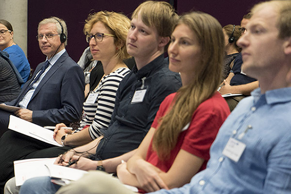 Donner une voix aux jeunes ! – Comment encourager la participation des jeunes dans les Alpes
