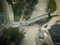 La région de montagne sous l'eau