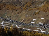 Nevediversa : Un regard critique sur le tourisme de ski