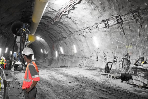 Nouvelle ligne ferroviaire Lyon-Turin : un tunnel controversé