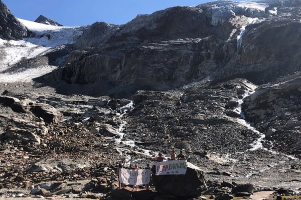 Randonnée à bicyclette jusqu'au glacier
