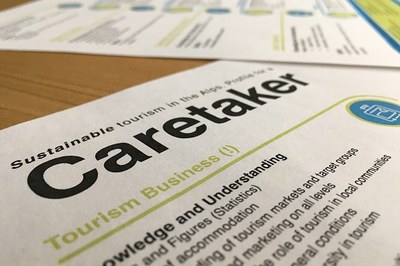 Tourisme soutenable dans les Alpes. Qui fait le travail ?