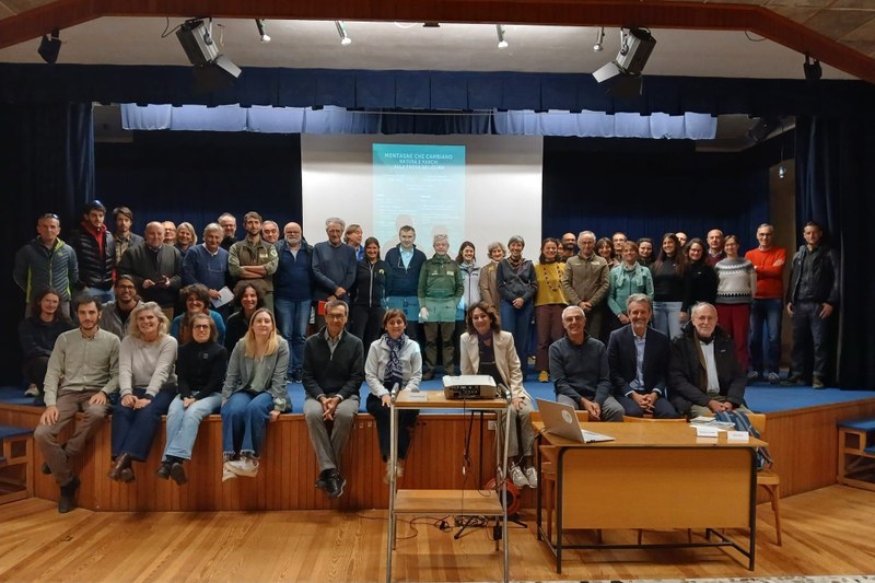 Udeleženci_ke konference »Spremenjene gore. Narava in zavarovana območja v času podnebnih sprememb« 6. novembra v Domodossoli/I. © Daniele Piazza