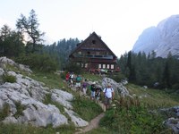 Kaj se dogaja na Koči pri Triglavskih jezerih z odpadnimi vodami?