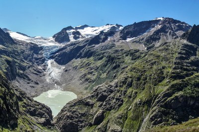Ustvarjanje politike je tudi prižig ognja