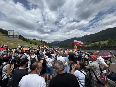 Zmanjšanje tranzitnega prometa: protest na cesti čez prelaz Brenner pošilja jasno sporočilo