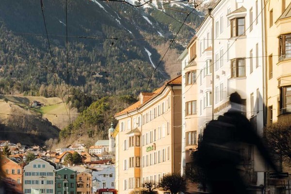 Alpe na odru št. 110 - Alpe – kraj srečanja